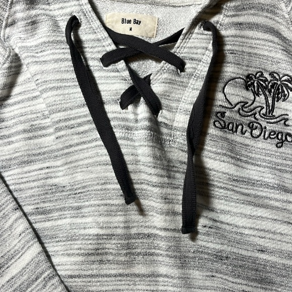 San Diego embroidered grey-and-white striped sweatshirt - Picture 4 of 6